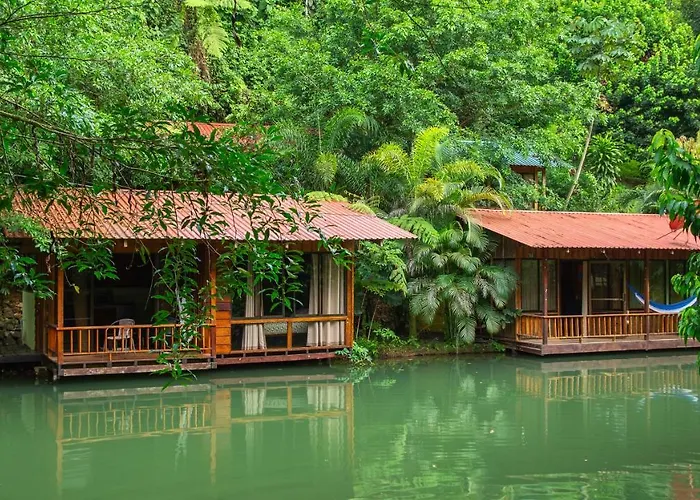Cabanas Del Lago